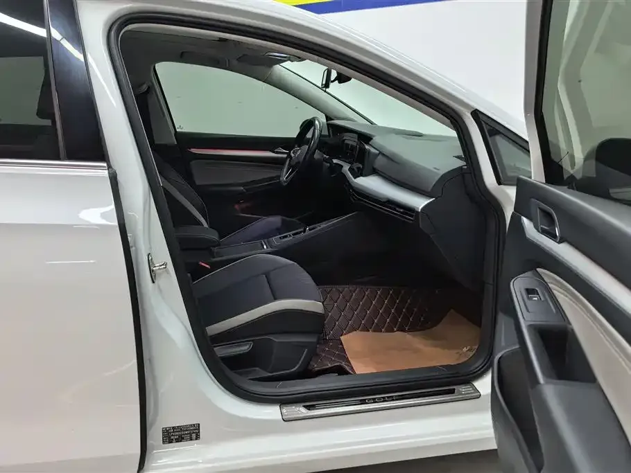 Volkswagen Golf 2021 из CN, фото 4