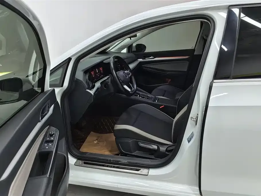 Volkswagen Golf 2021 из CN, фото 5