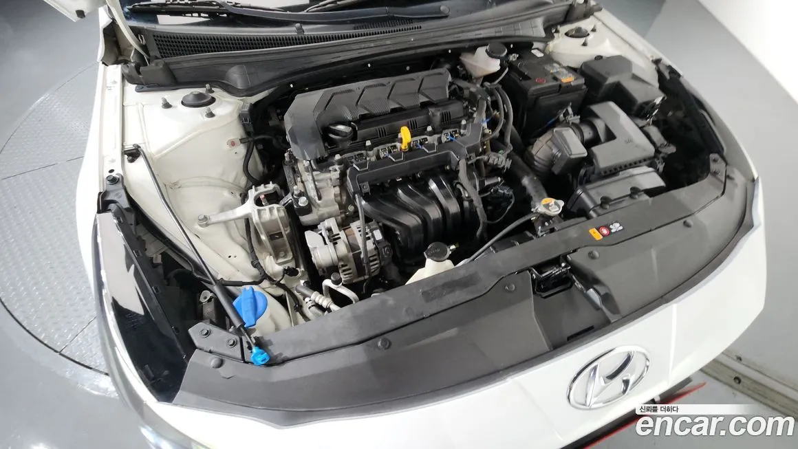 Hyundai AVANTE — фото 8