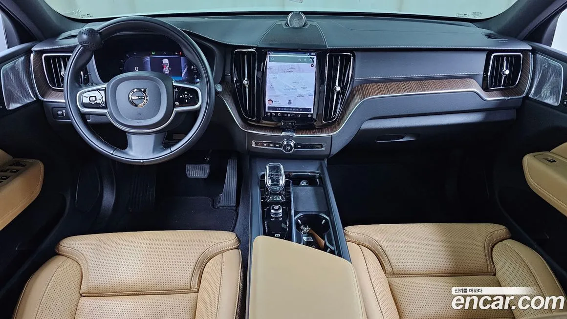 Volvo XC60 — фото 10