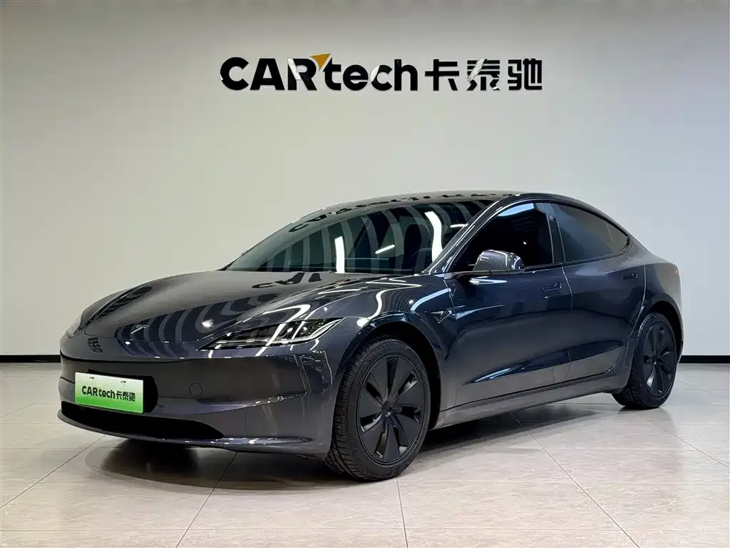 Tesla Model 3 — фото 1