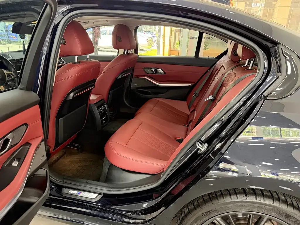 BMW 3 Series 2022 из CN, фото 6