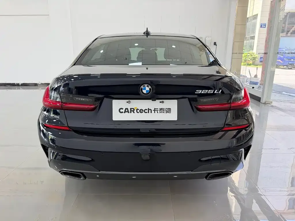 BMW 3 Series 2022 из CN, фото 2