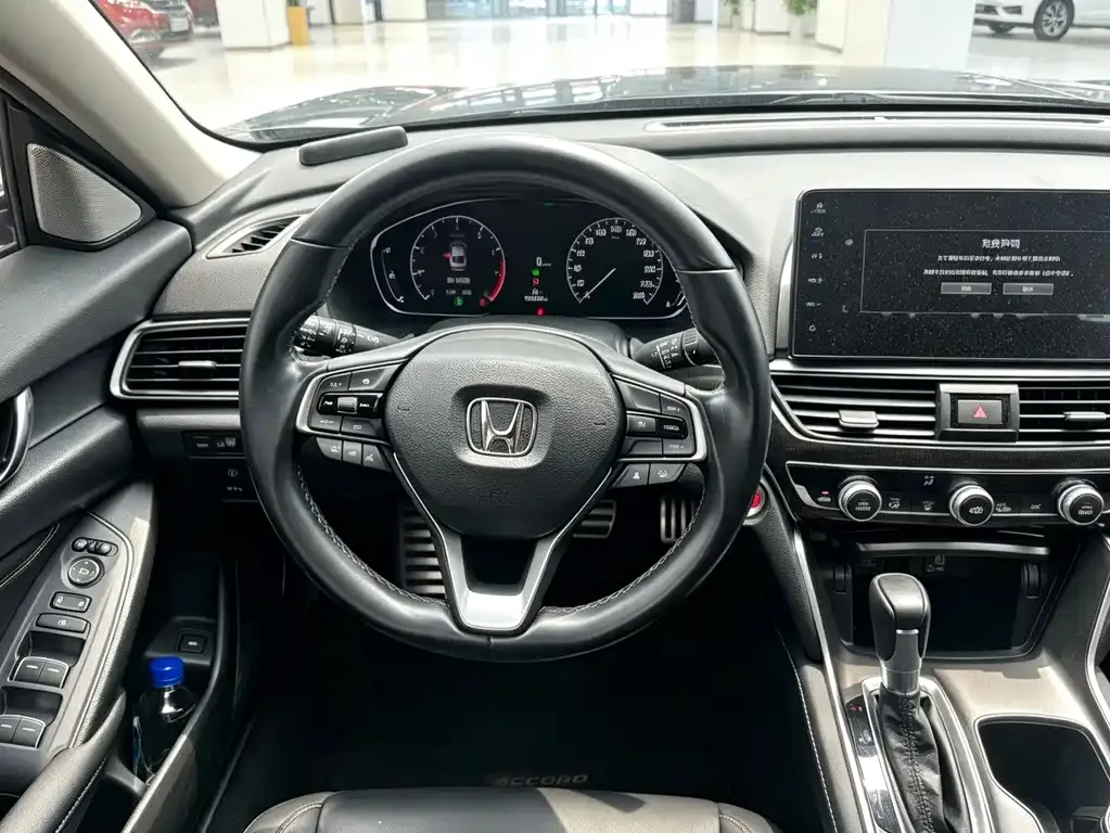 Honda Accord — фото 7