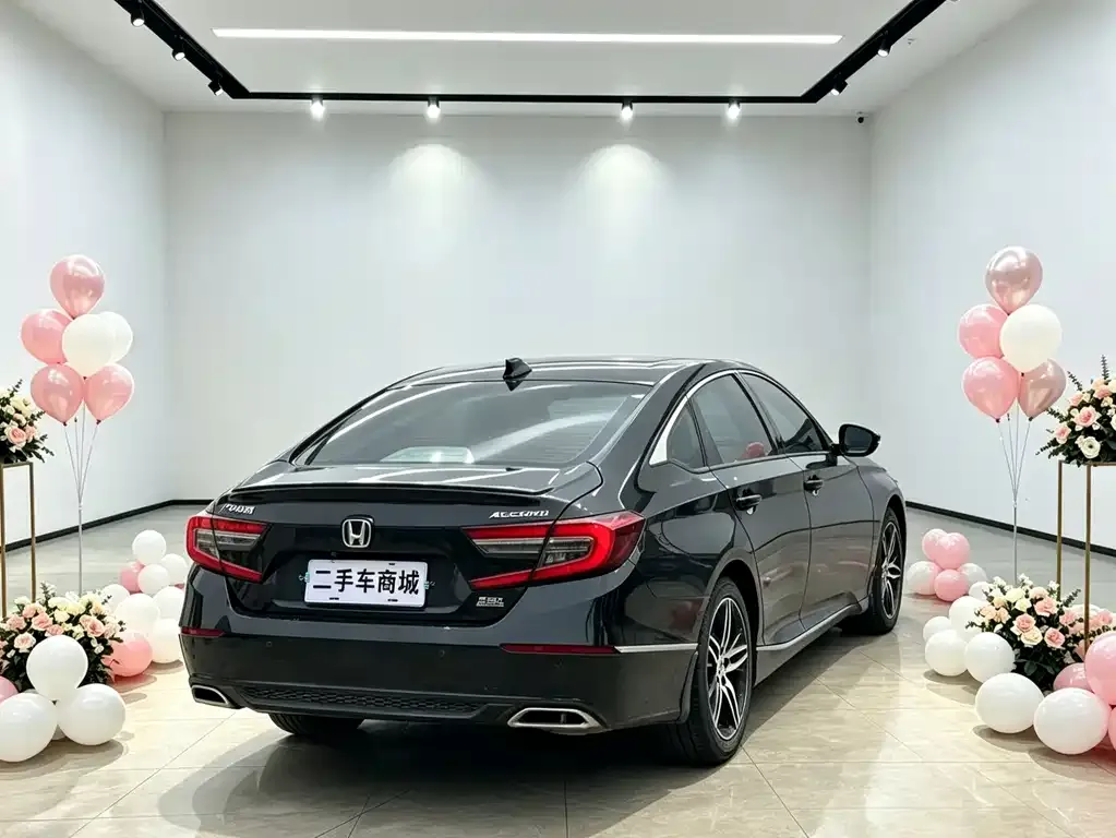 Honda Accord — фото 9