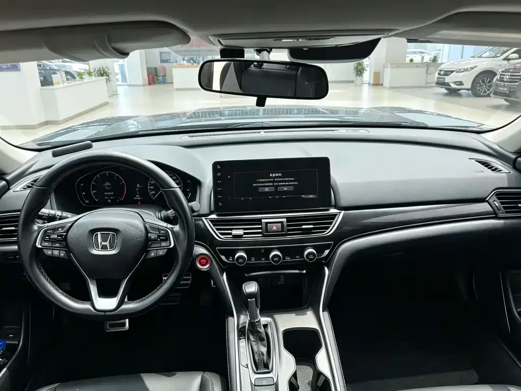 Honda Accord — фото 8