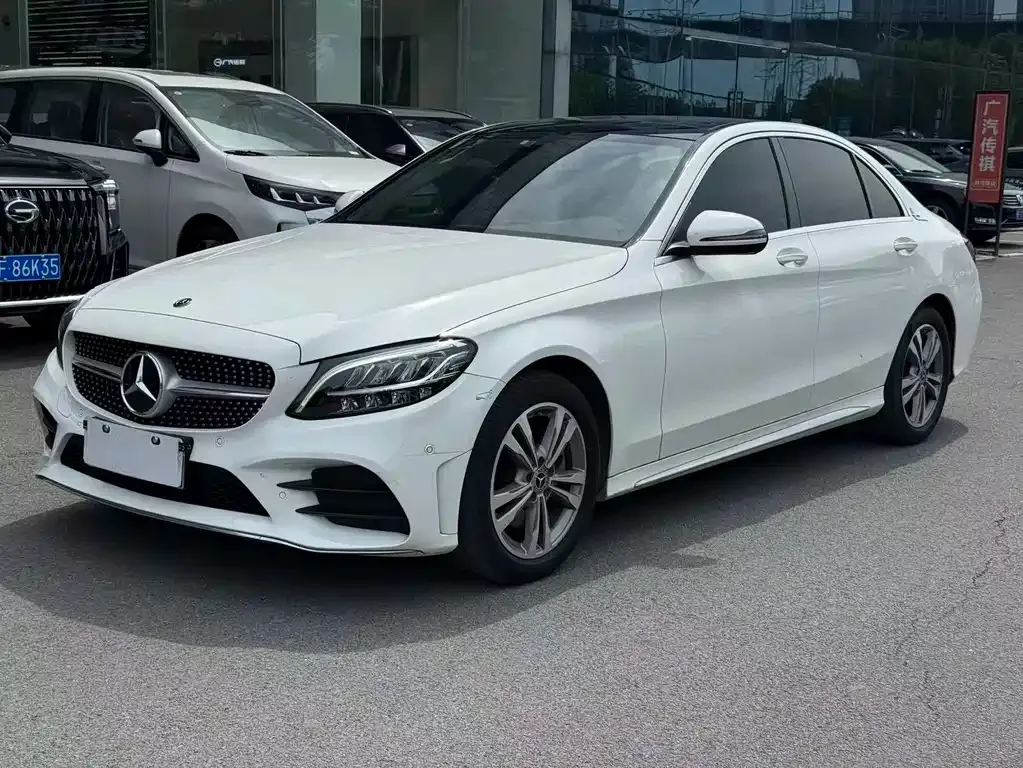 Mercedes-Benz C-Class — фото 1
