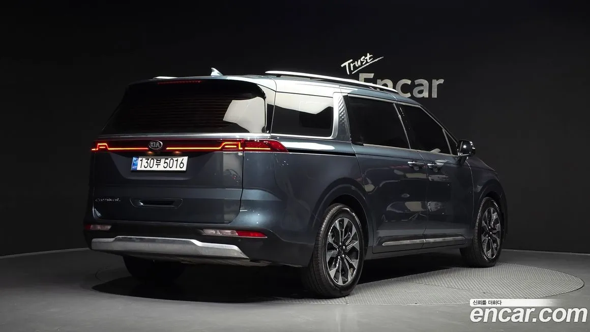 Kia Carnival — фото 3