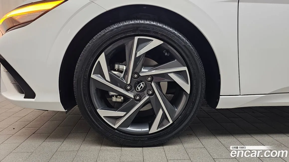 Hyundai AVANTE — фото 5