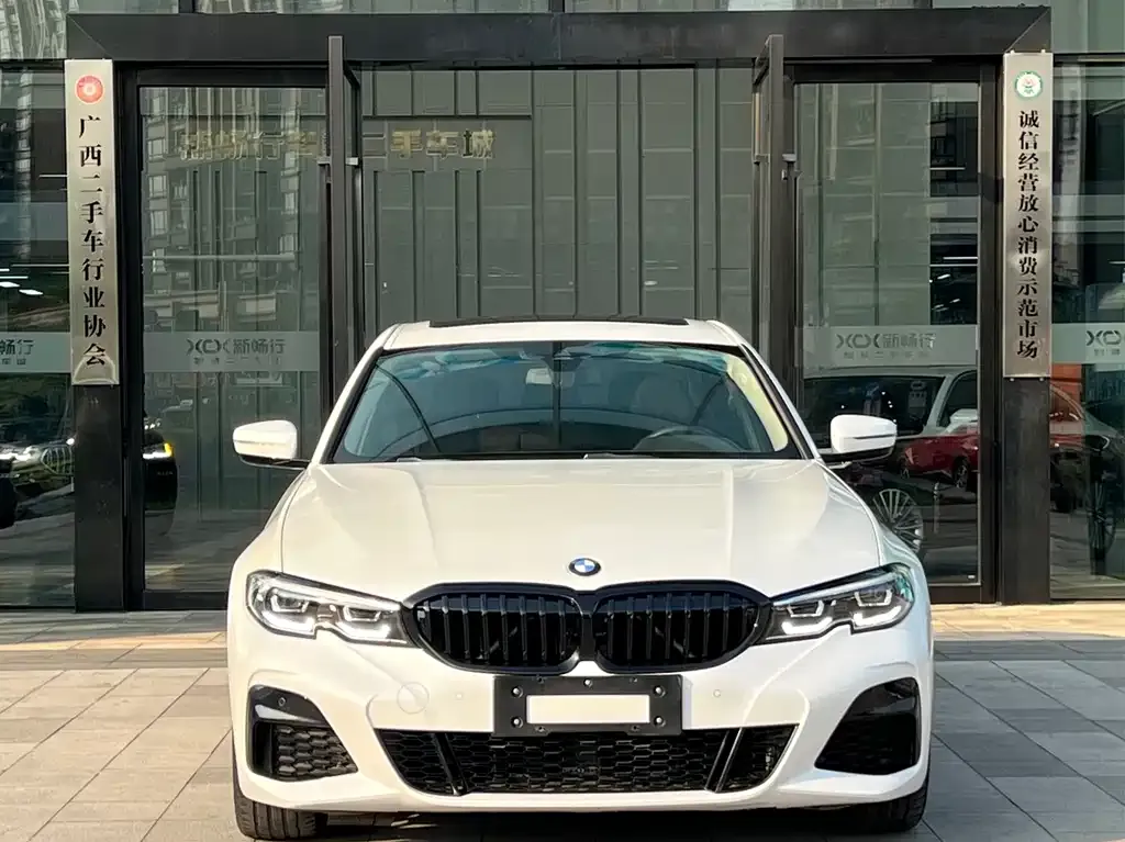 BMW 3 Series 2022 из CN, фото 3