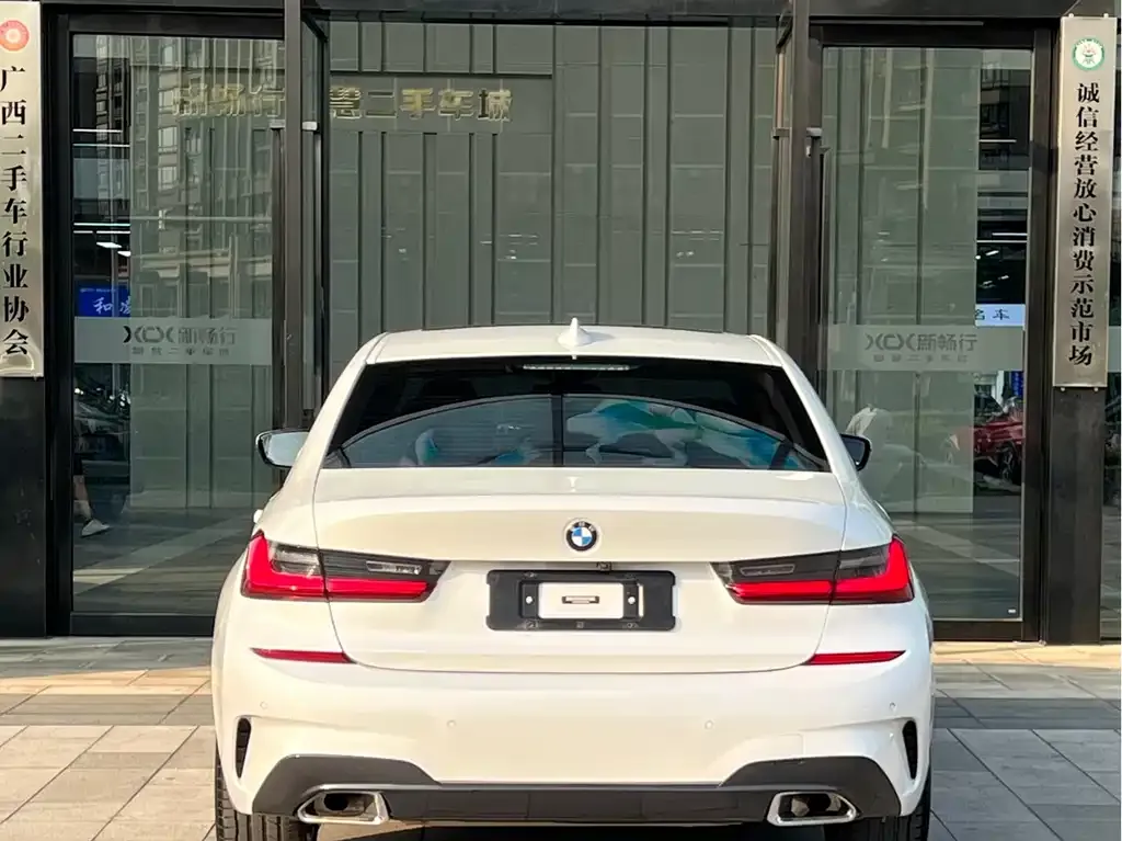 BMW 3 Series 2022 из CN, фото 2