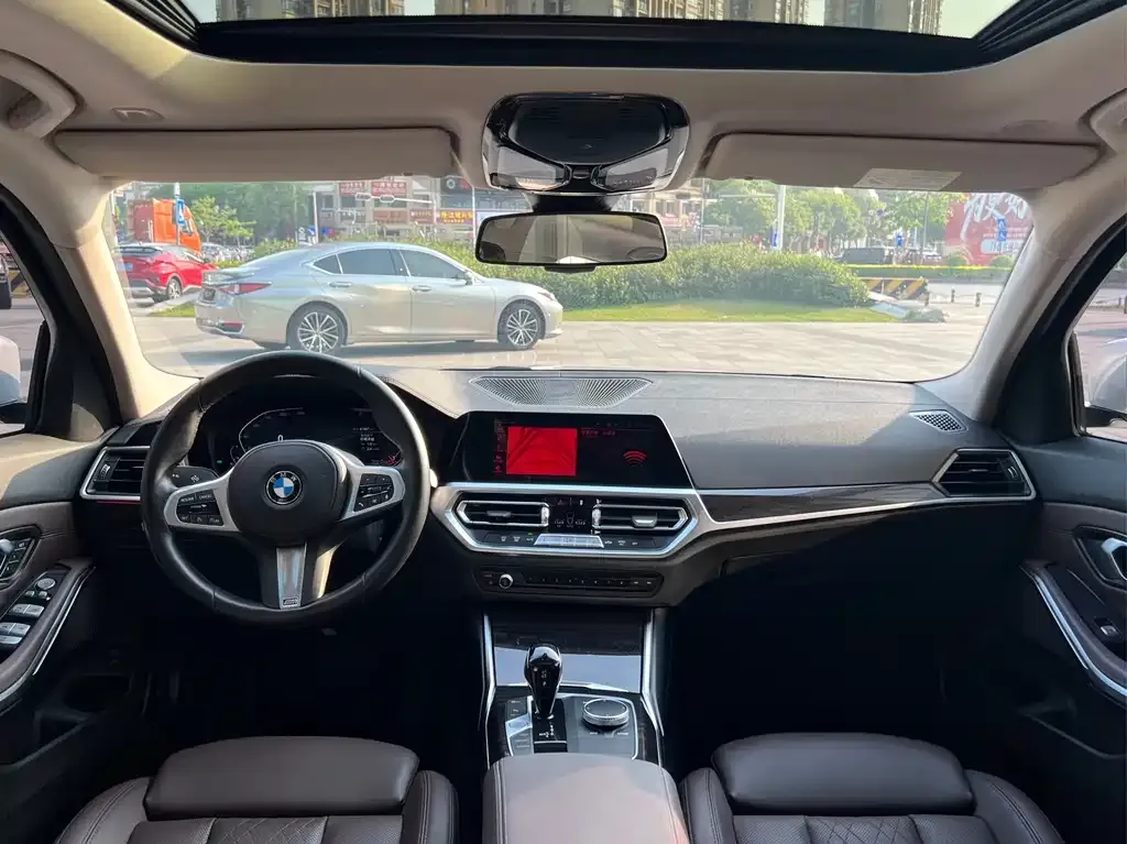 BMW 3 Series 2022 из CN, фото 10