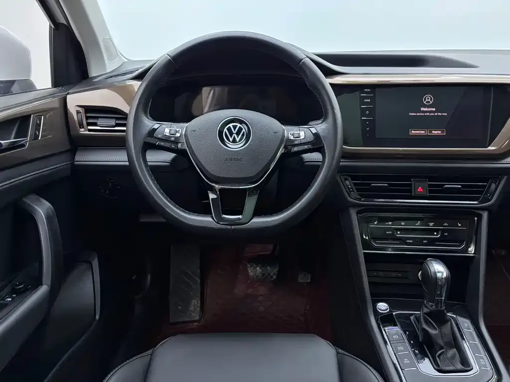 Volkswagen Tharu — фото 9