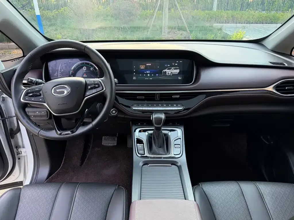 GAC Motor Trumpchi M6 — фото 6