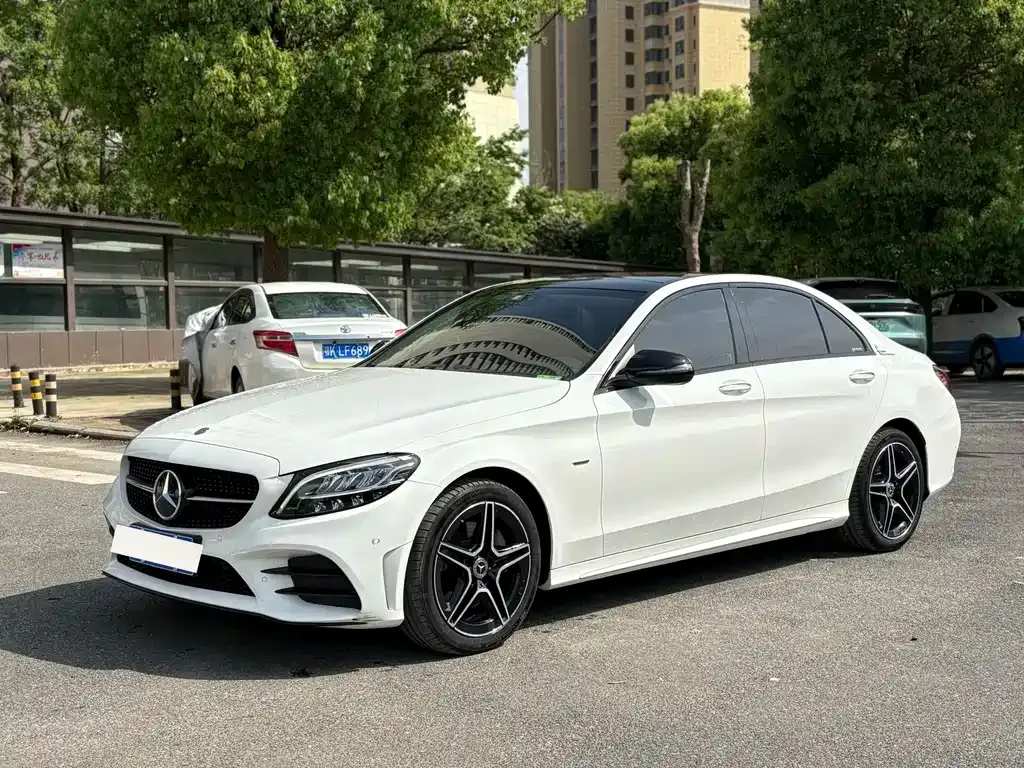 Mercedes-Benz C-Class — фото 1