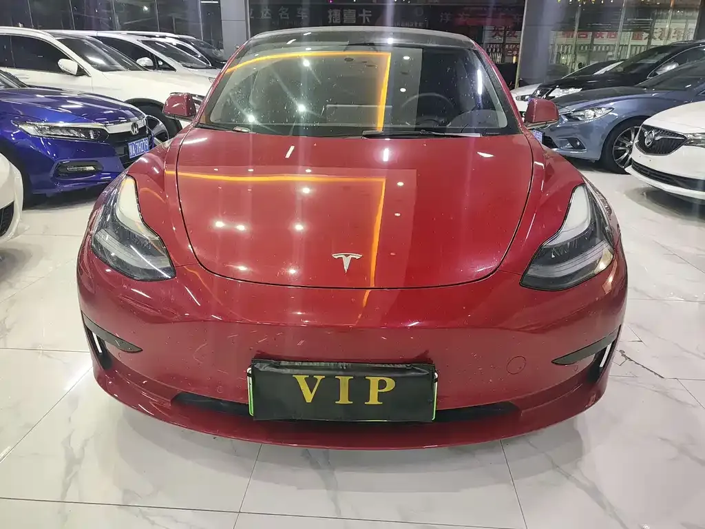 Tesla Model 3 — фото 8