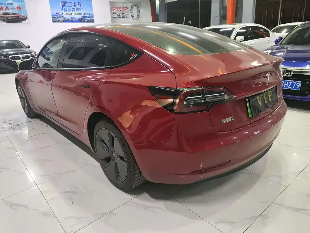 Tesla Model 3 — фото 5