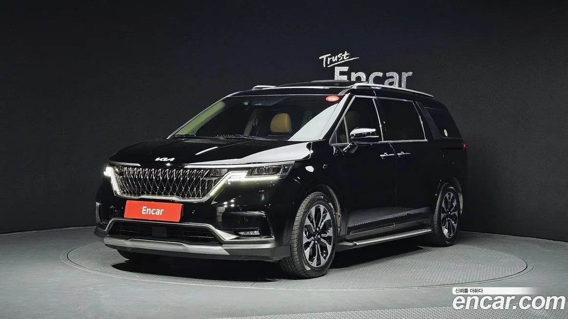 Kia Carnival — фото 1