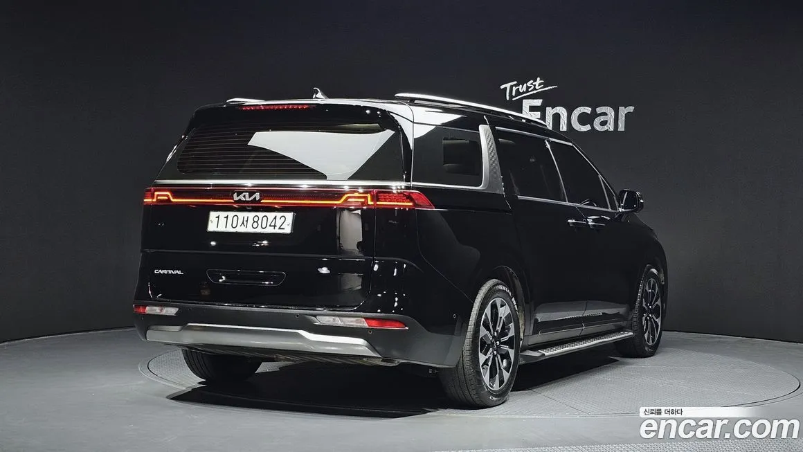 Kia Carnival — фото 10