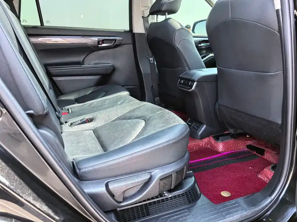 Toyota Highlander — фото 2