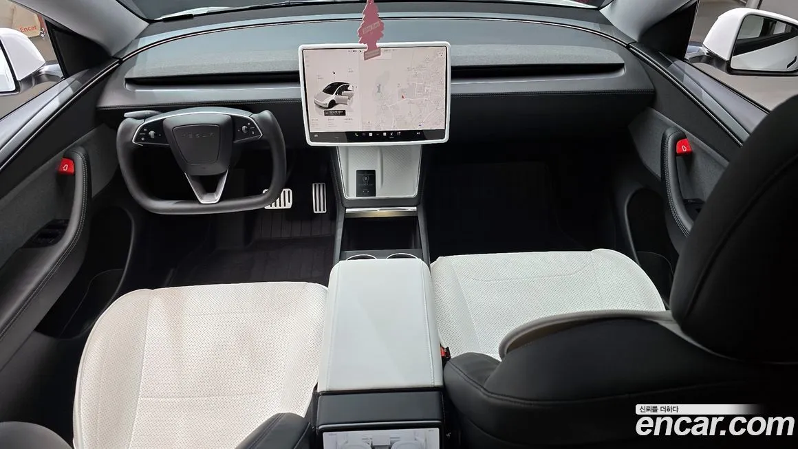 Tesla Model Y — фото 10