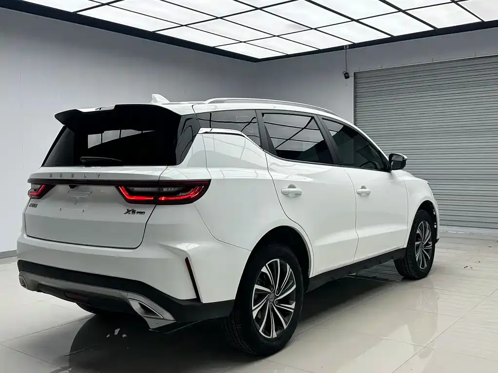 Geely Vision X6 — фото 10