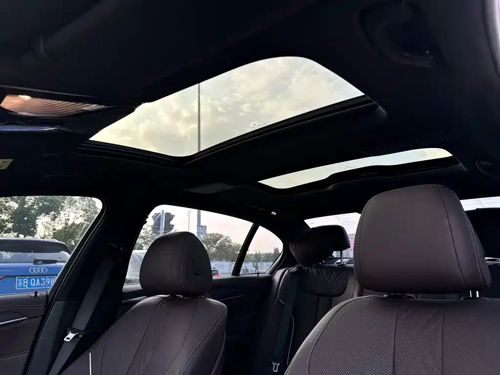 BMW 5 Series New Energy — фото 3