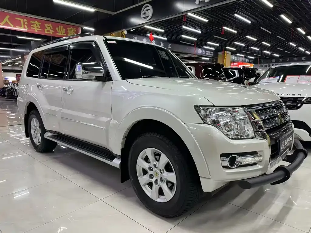 Mitsubishi Pajero (Import) 2023 из CN, фото 7