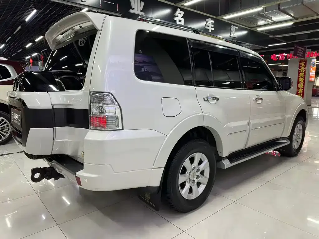 Mitsubishi Pajero (Import) 2023 из CN, фото 2