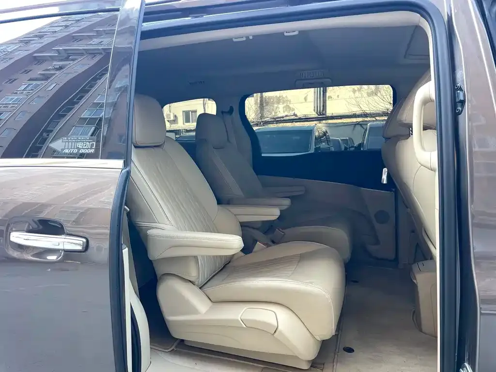 Buick GL8 2023 из CN, фото 4