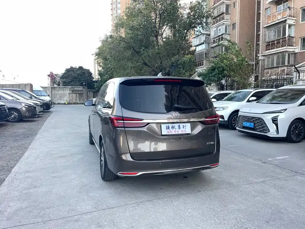 Buick GL8 2023 из CN, фото 9
