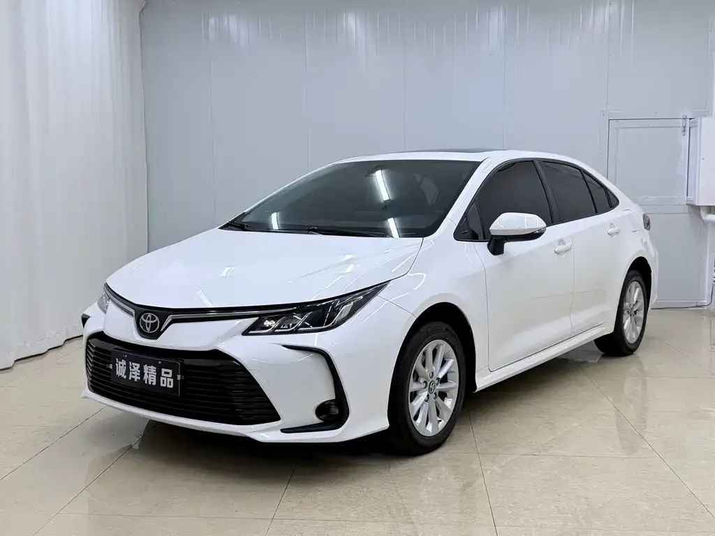 Toyota Corolla — фото 1