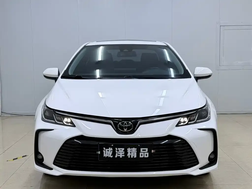 Toyota Corolla — фото 4