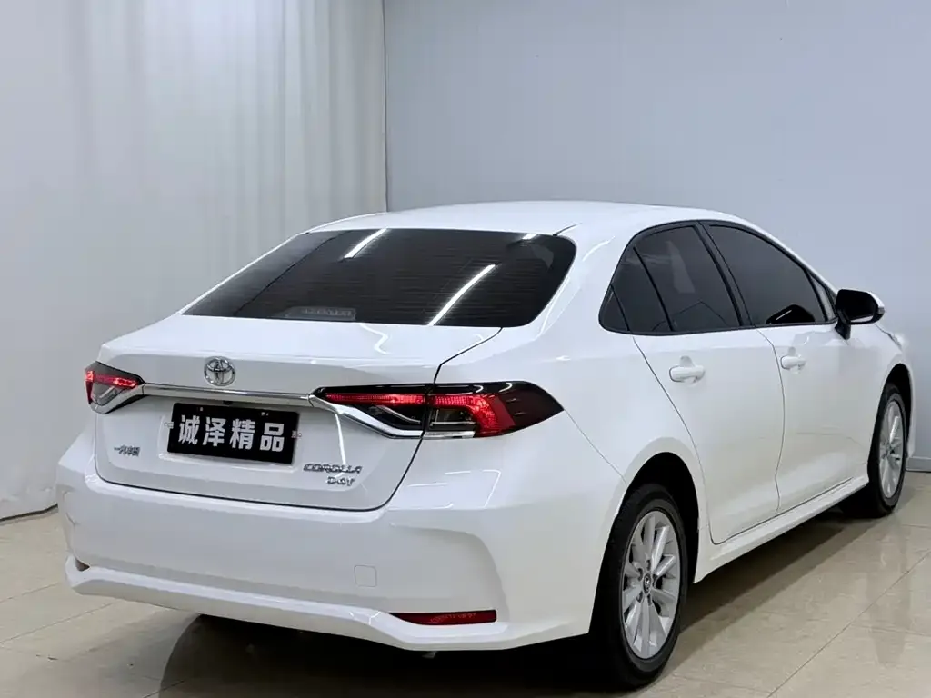 Toyota Corolla — фото 2