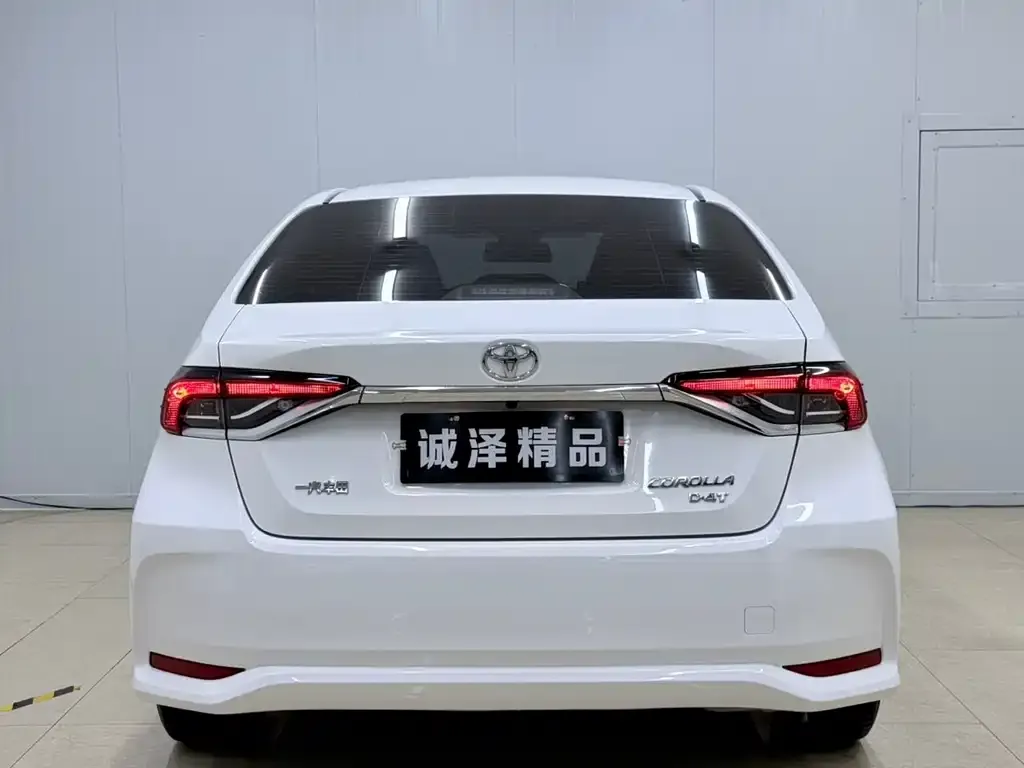 Toyota Corolla — фото 9