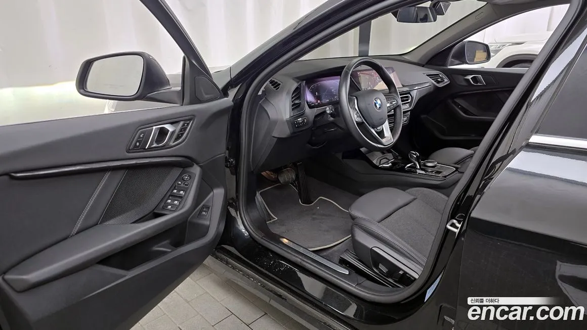 BMW 1-Series 2024 из KR, фото 8