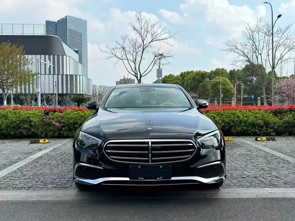 Mercedes-Benz E-Class — фото 10