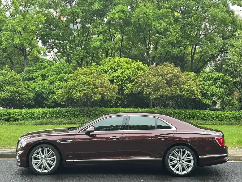 Bentley Flying Spur 2021 из CN, фото 8