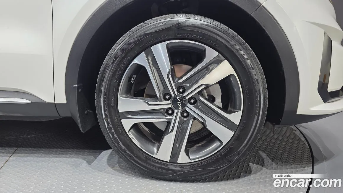 Kia Sorento — фото 8