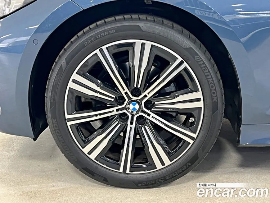 BMW 3-Series 2025 из KR, фото 3