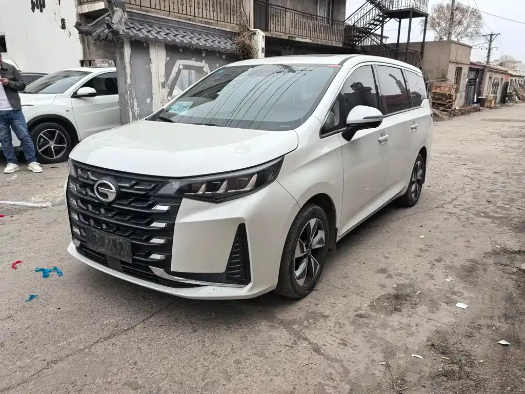 GAC Motor Trumpchi M6 — фото 1
