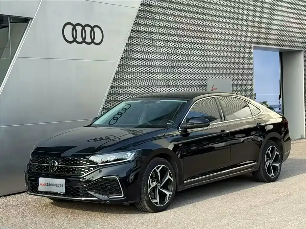 Volkswagen Passat 2022 из CN, фото 1