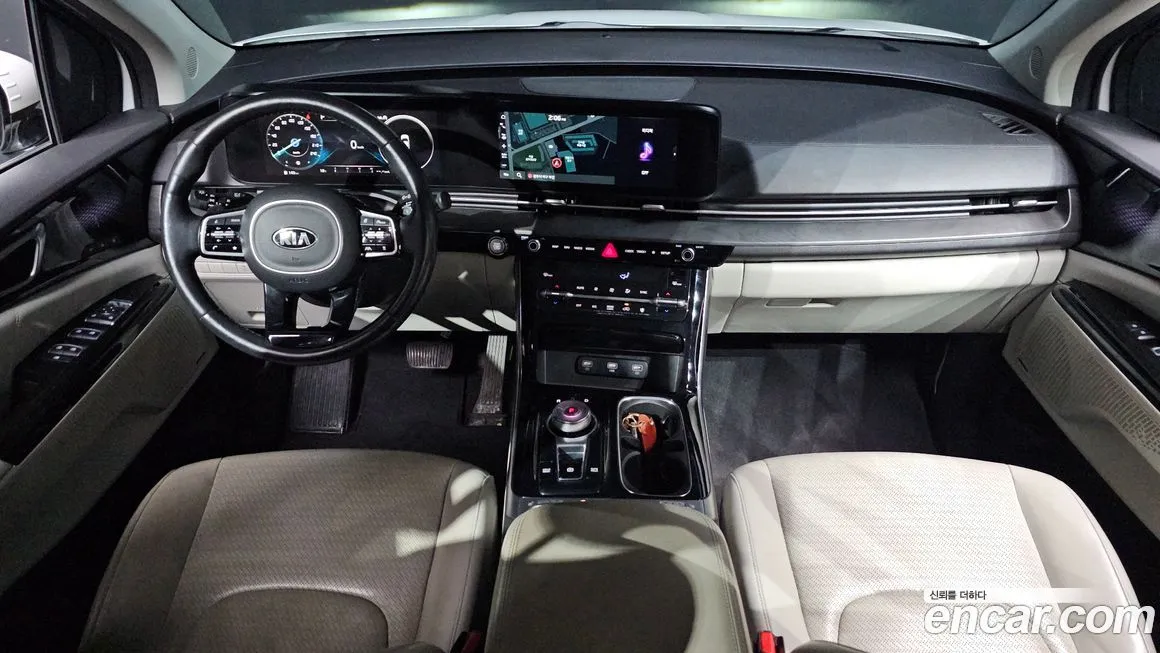 Kia Carnival — фото 10