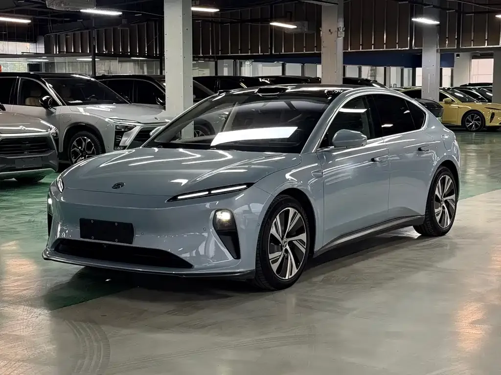 NIO ET5