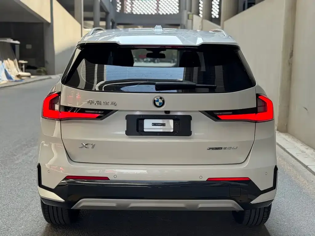 BMW X1 — фото 10