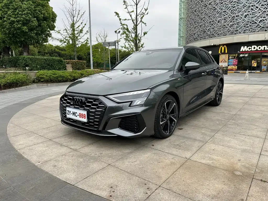 Audi A3 — фото 1