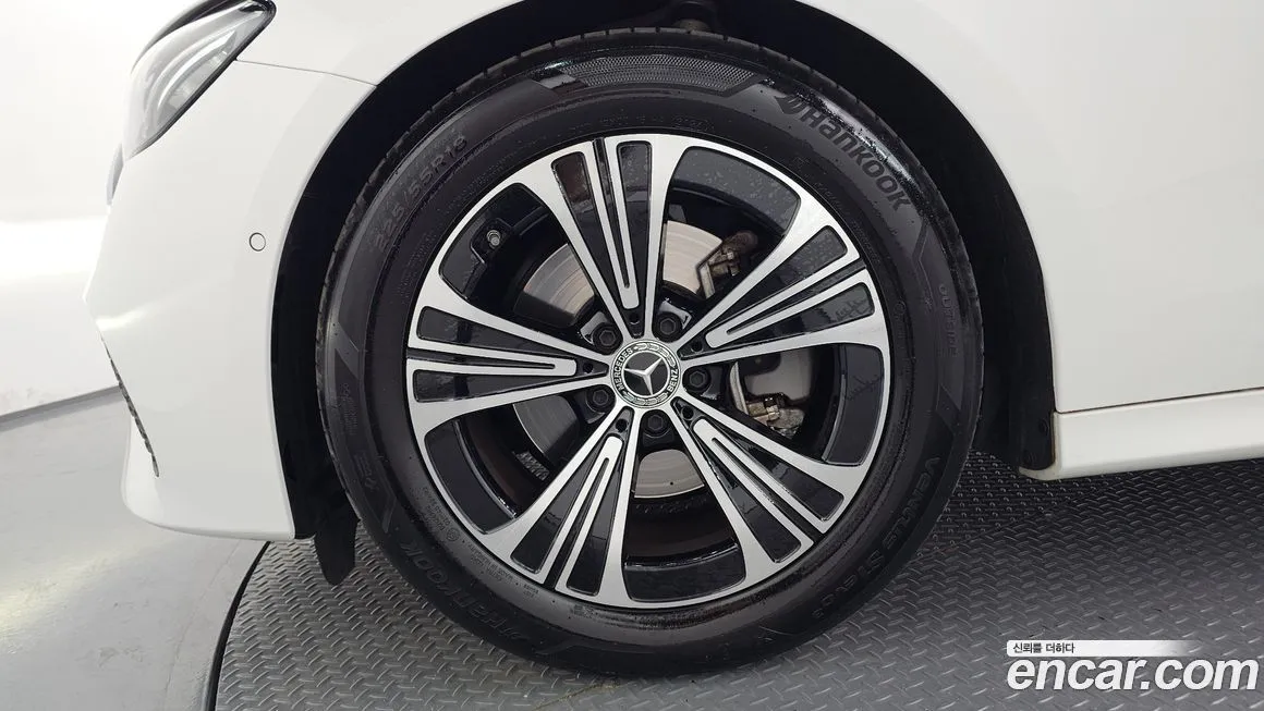 Mercedes-Benz E-Class 2025 из KR, фото 9