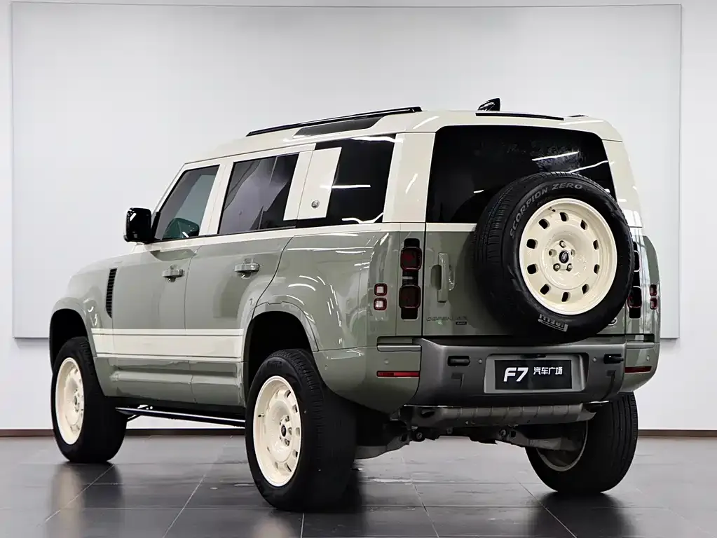 Land Rover Defender — фото 9