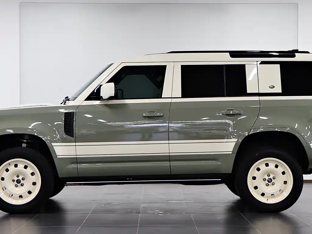 Land Rover Defender — фото 6