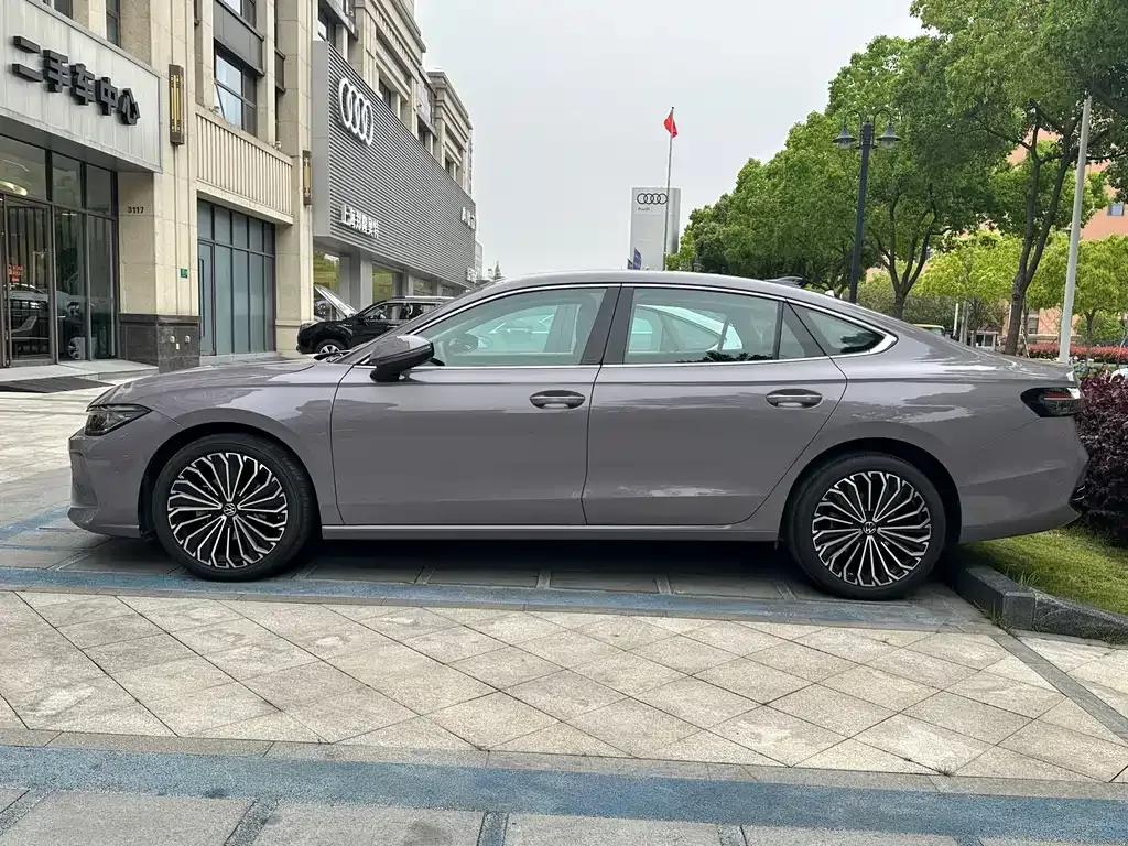 Volkswagen Passat — фото 6